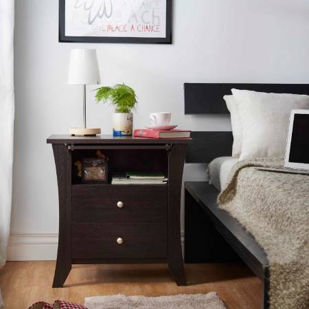 Noční stolek - Obývací pokoj, dvě zásuvky, britský vítr, pohovka vedle ložnice.
